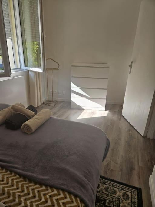 Beautiful F2 Apartment 5 Stops By Train From Paris Moret-sur-Loing Kültér fotó