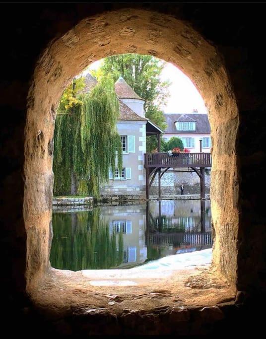 Beautiful F2 Apartment 5 Stops By Train From Paris Moret-sur-Loing Kültér fotó
