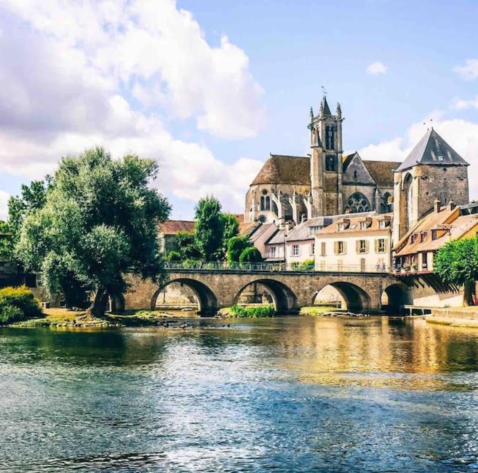 Beautiful F2 Apartment 5 Stops By Train From Paris Moret-sur-Loing Kültér fotó